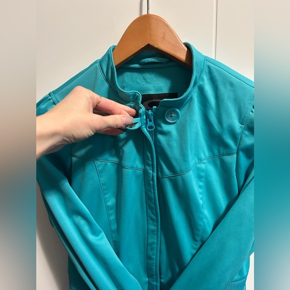 Oakley Women’s Zip Up size XS (fits more like S) - Picture 7 of 10